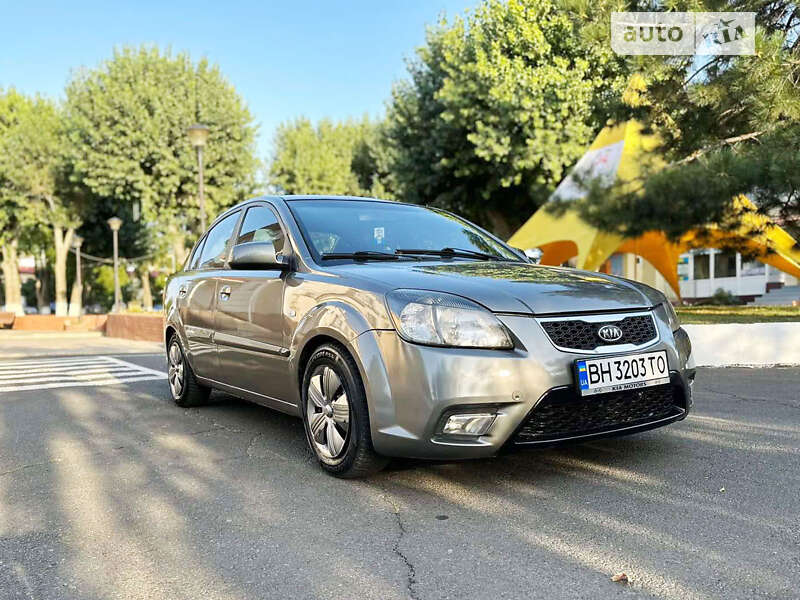 2010 kia rio
