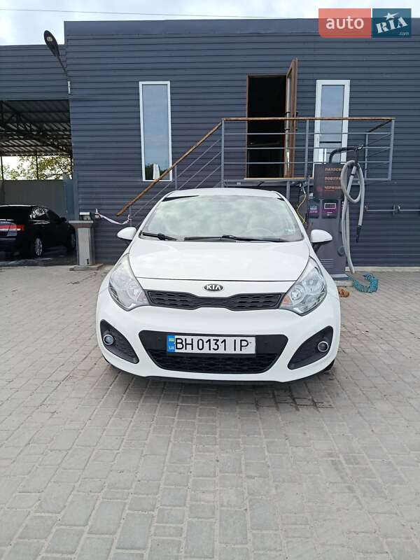 2012 kia rio