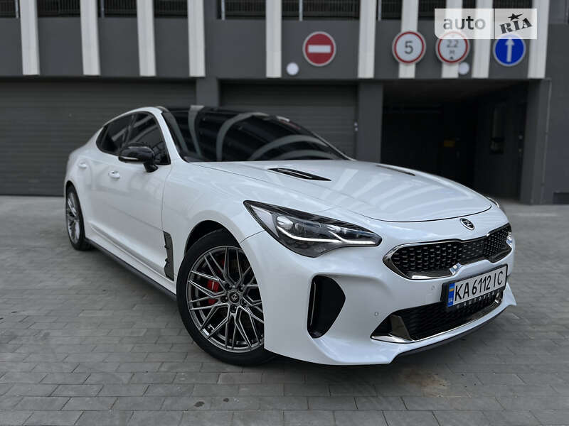 2017 kia stinger