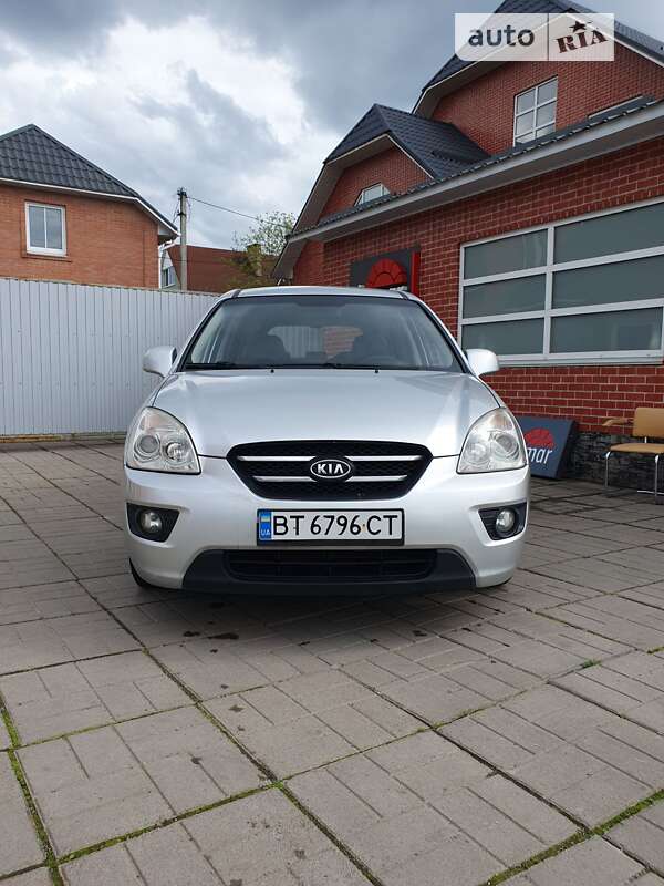 2008 kia carens