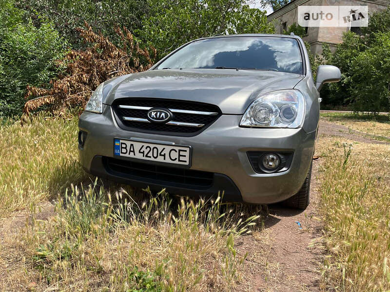 2008 kia carens