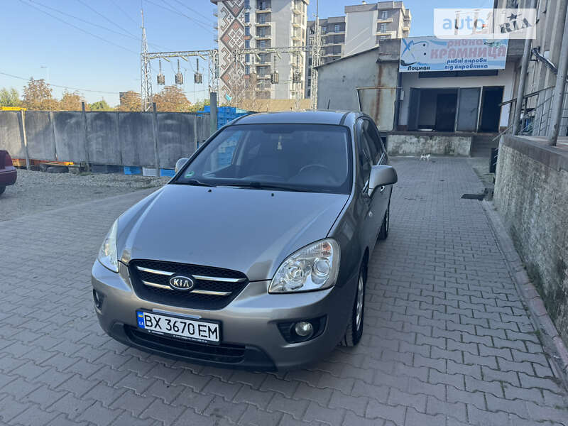 2008 kia carens
