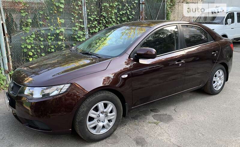 2010 kia cerato 1-6d 5mt2