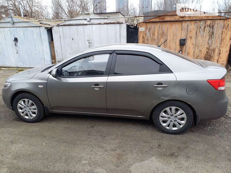 2012 kia cerato
