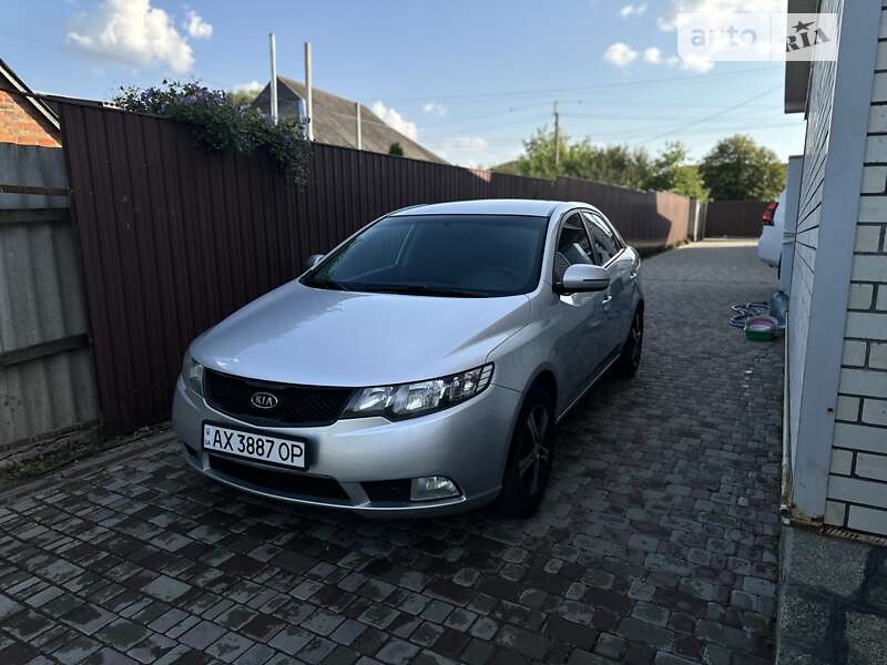 2011 kia cerato