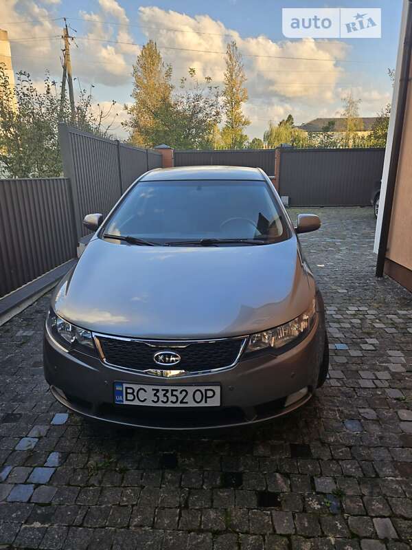 2011 kia cerato