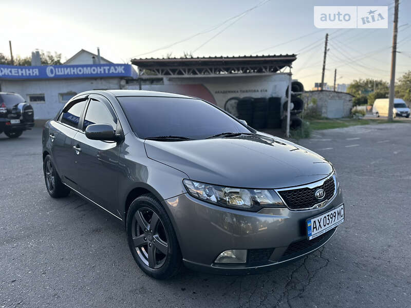 2012 kia cerato