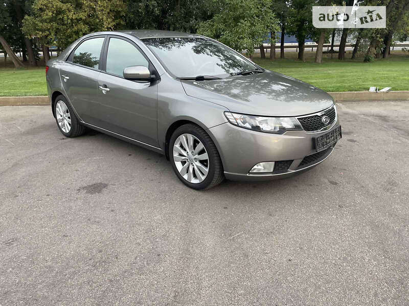 2012 kia cerato