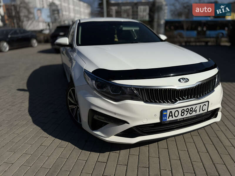 2019 kia optima