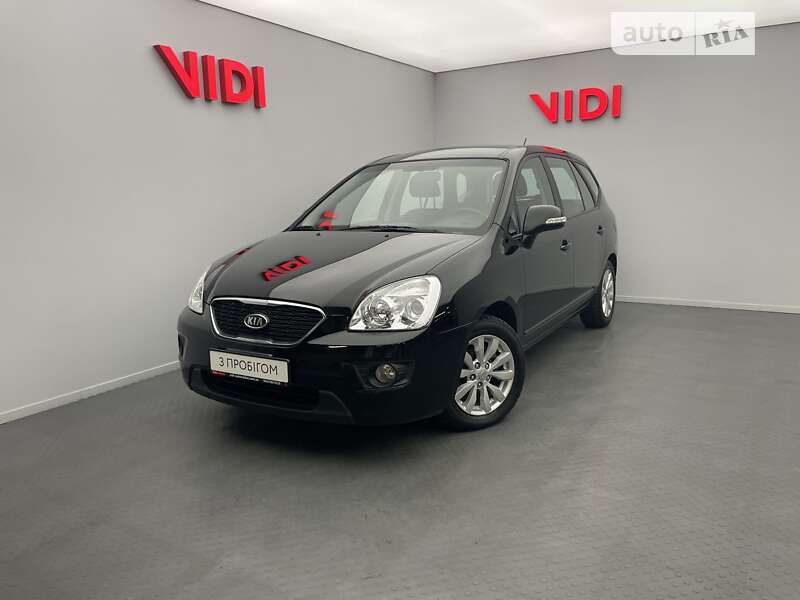 2011 kia carens