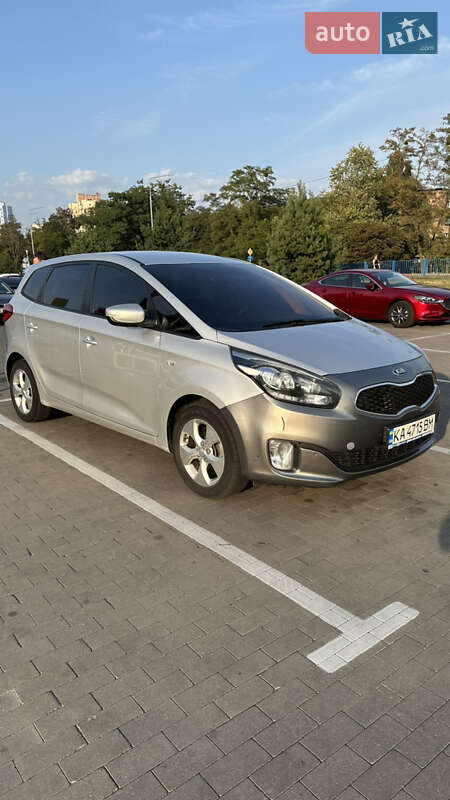 2014 kia carens