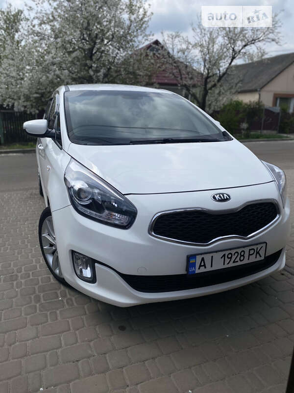 2016 kia carens