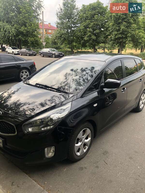 2014 kia carens