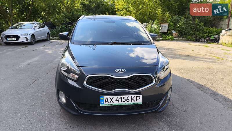 2015 kia carens