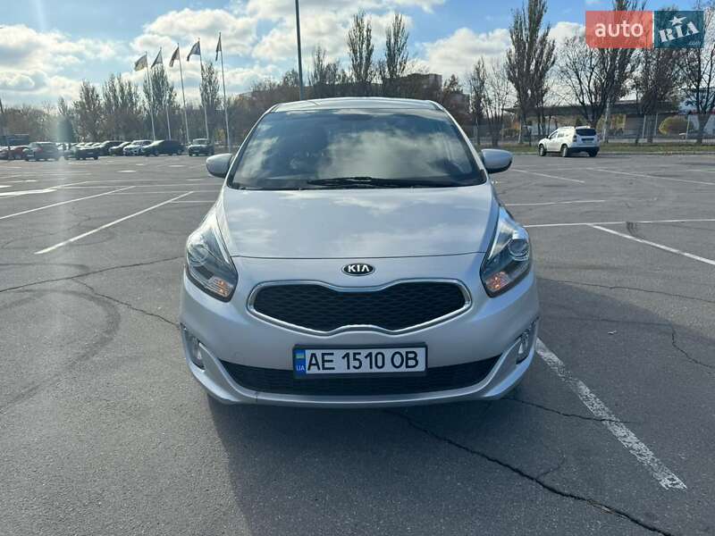 2016 kia carens