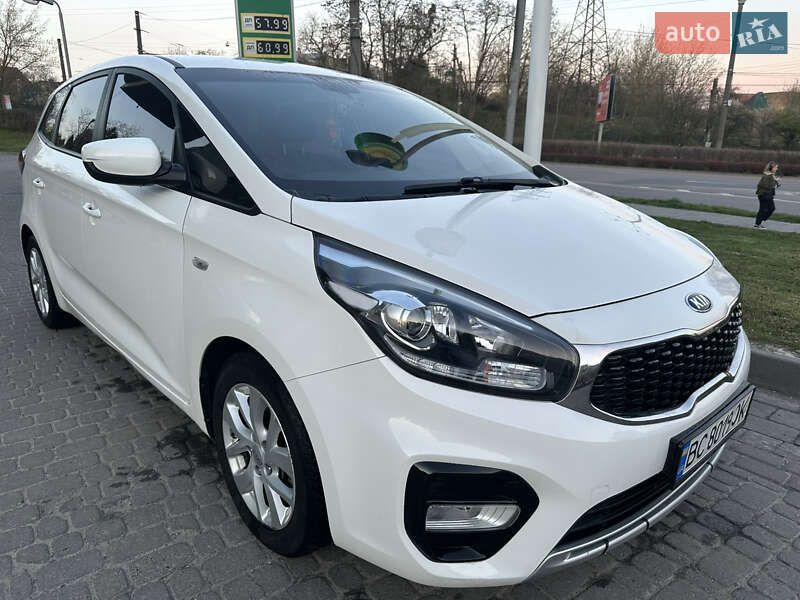 2017 kia carens