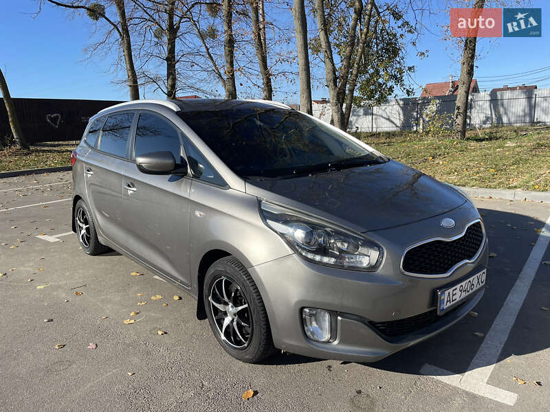 2013 kia carens