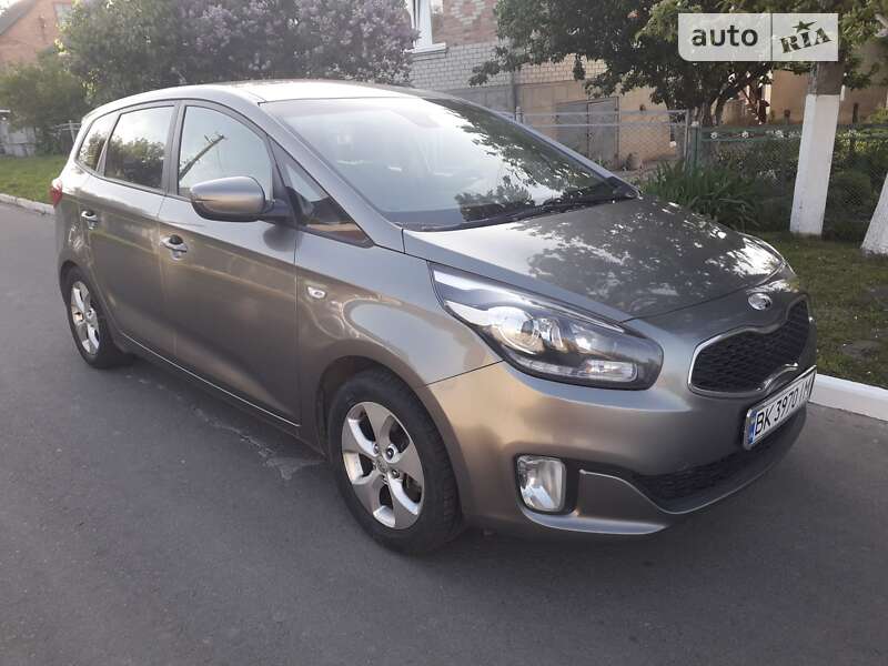 2013 kia carens