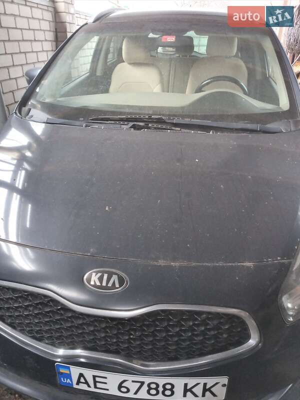 2014 kia carens