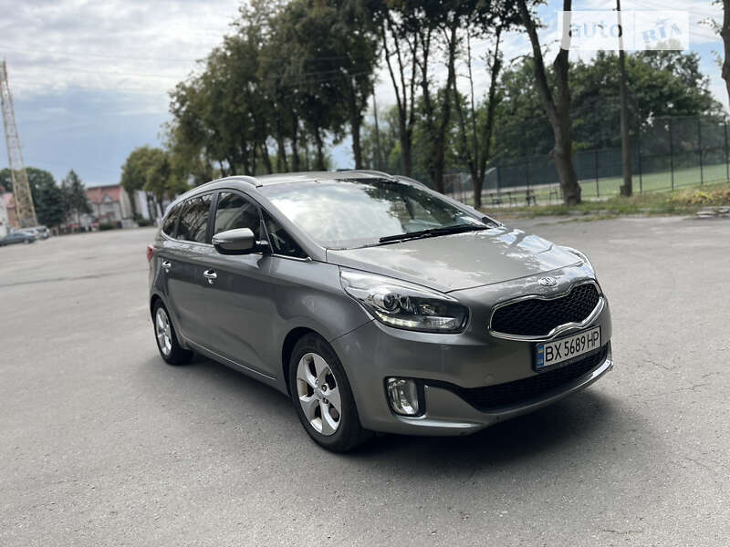 2013 kia carens