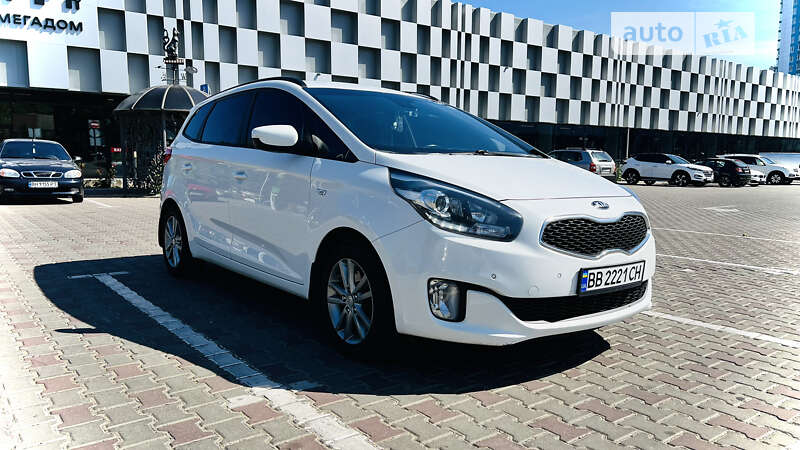 2014 kia carens