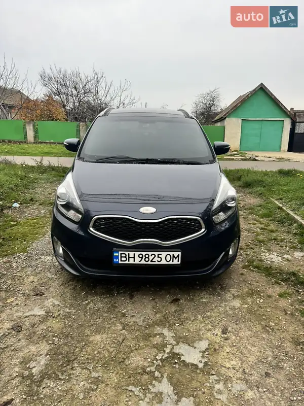 2013 kia carens