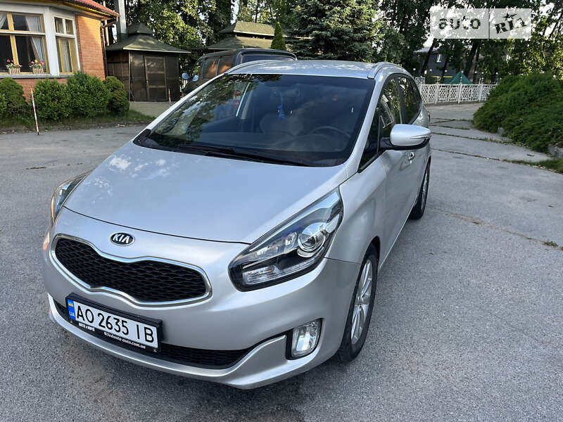2013 kia carens