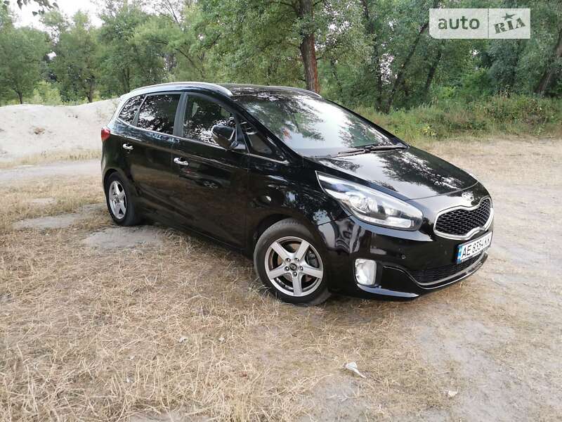 2014 kia carens