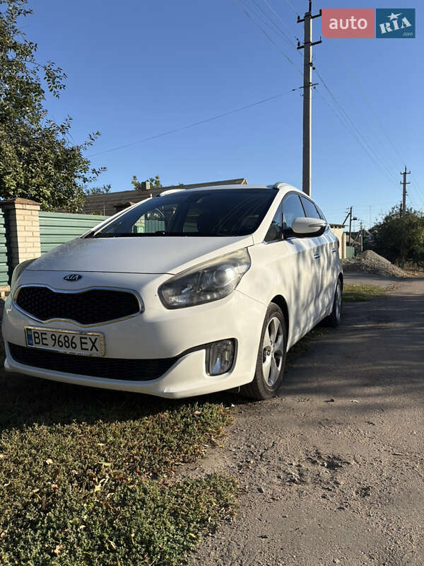 2015 kia carens