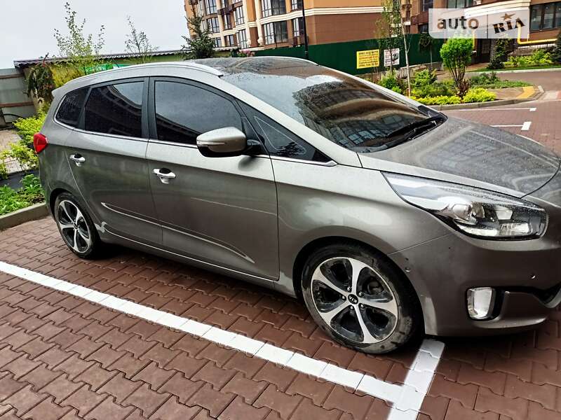 2013 kia carens