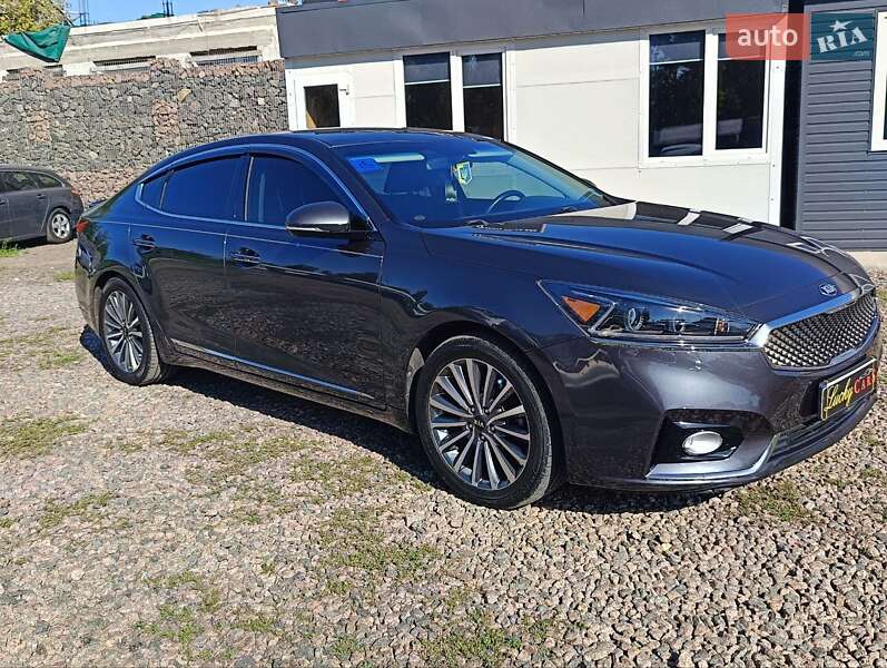 2017 kia cadenza