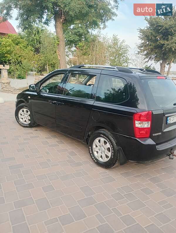 2008 kia carnival