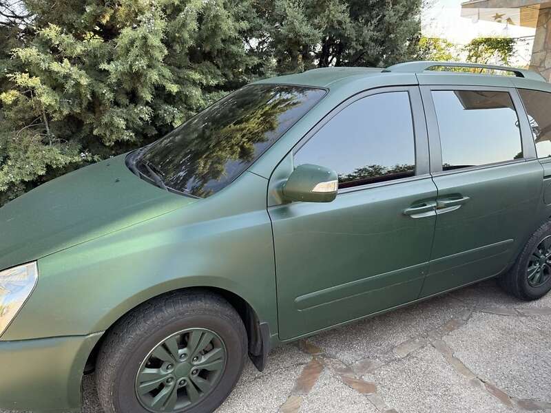 2011 kia carnival