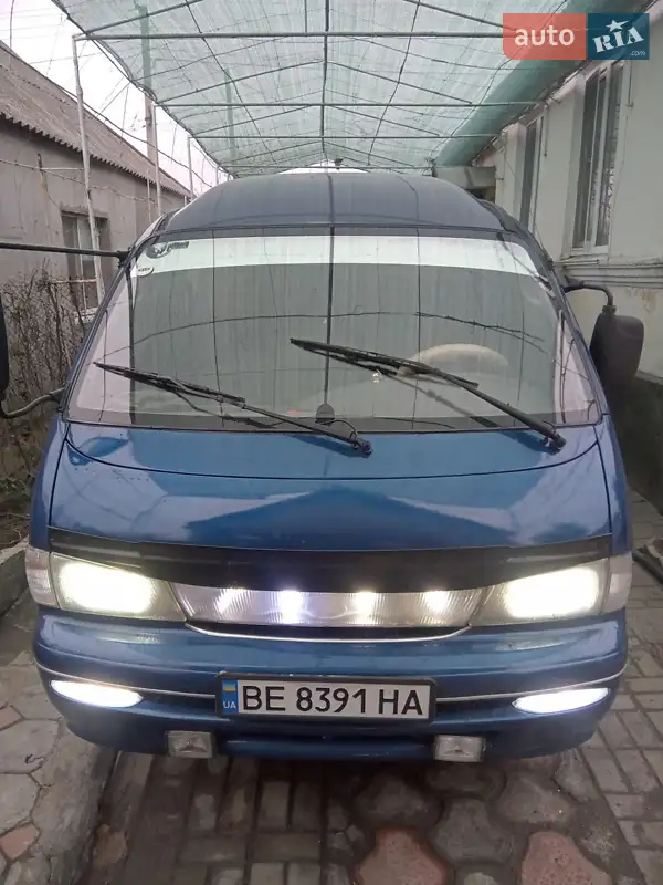 2000 kia pregio