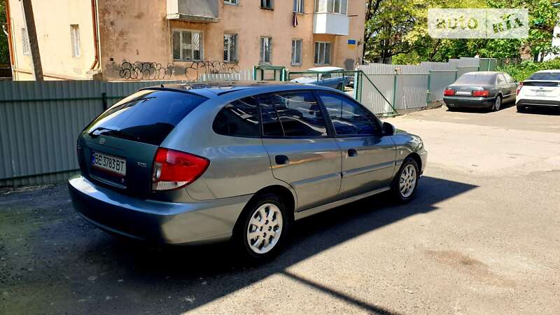 2004 kia rio