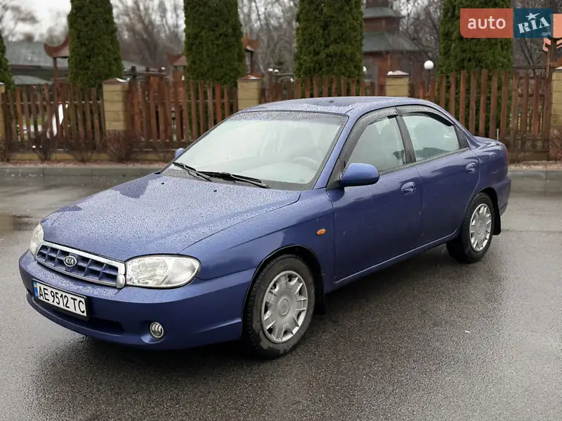 2003 kia sephia