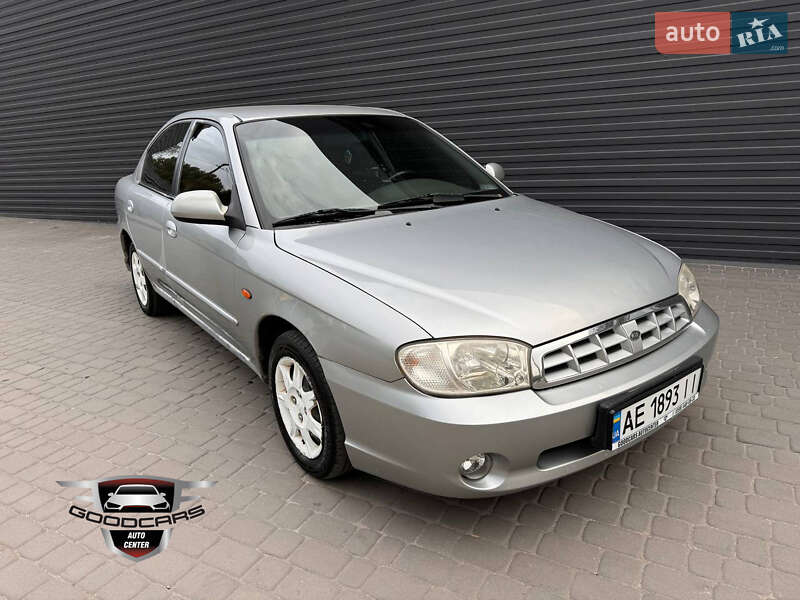 2003 kia sephia