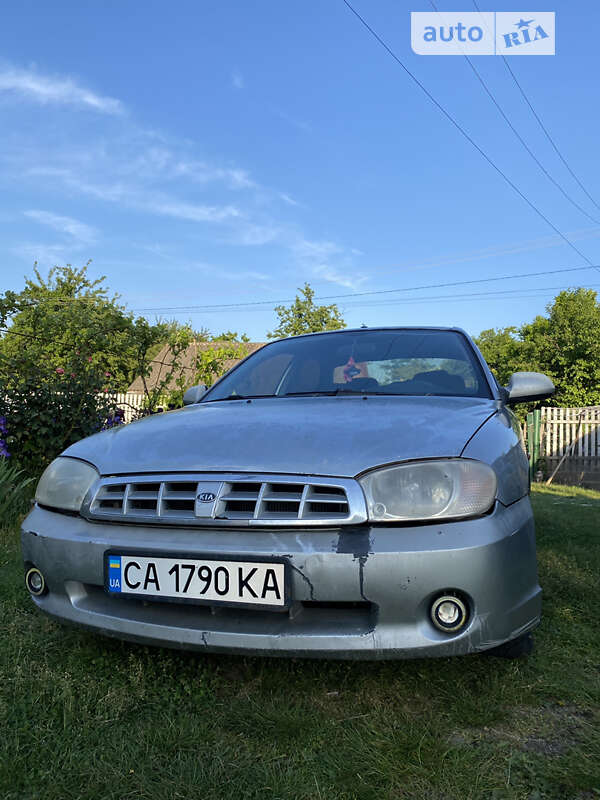 2003 kia sephia