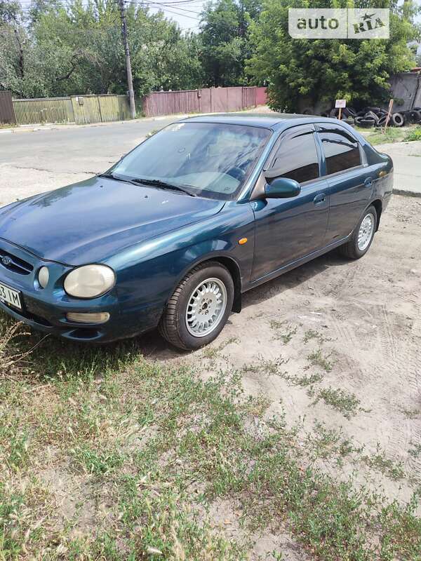 2000 kia shuma