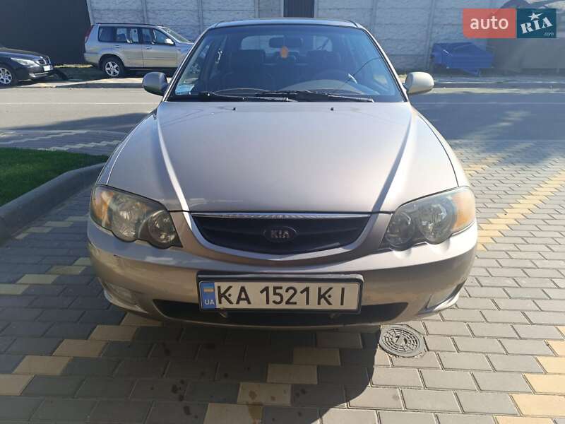 2002 kia shuma