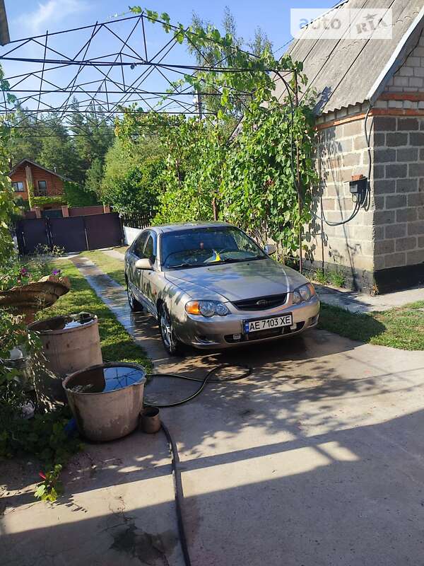 2002 kia shuma