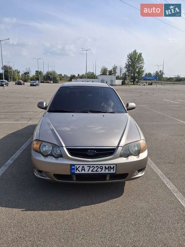 2003 kia shuma