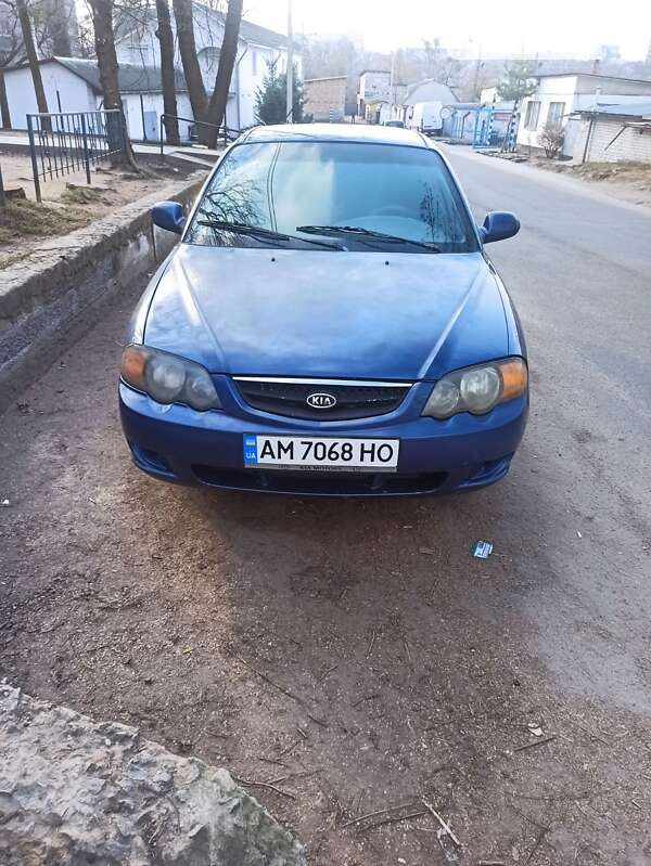 2002 kia shuma