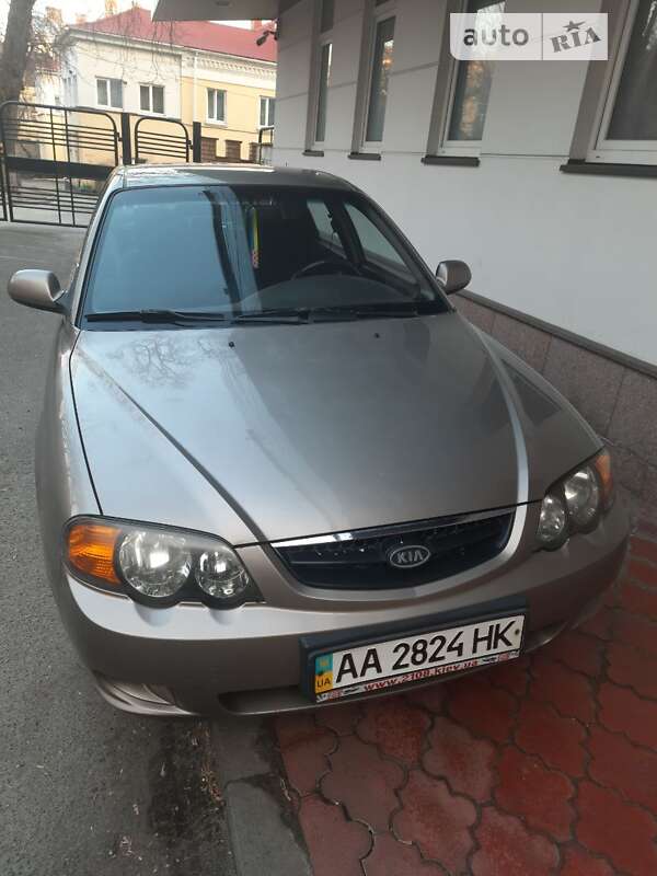 2002 kia shuma