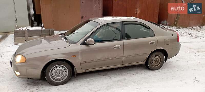 2003 kia shuma