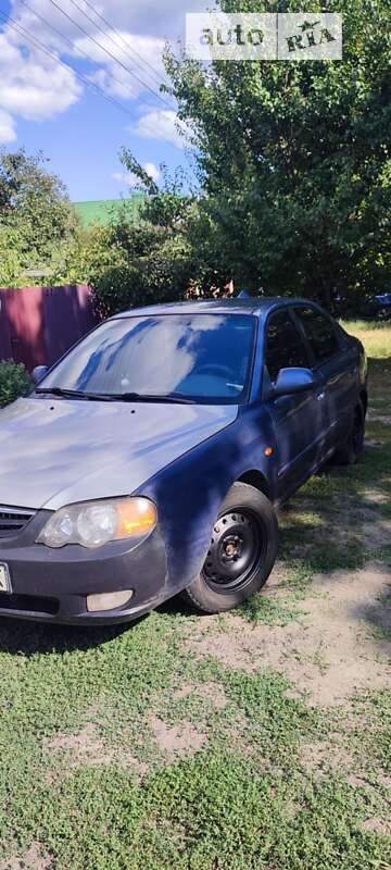 2004 kia shuma
