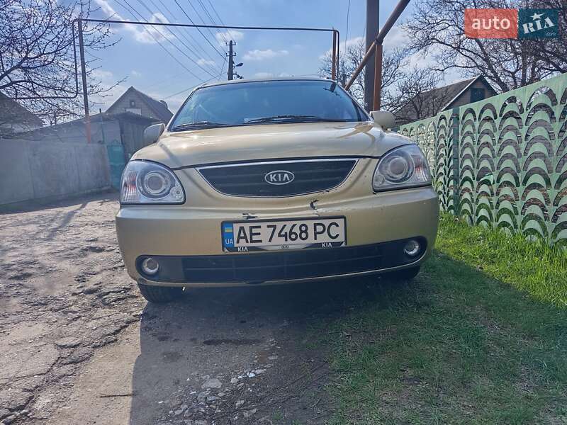 2003 kia carens