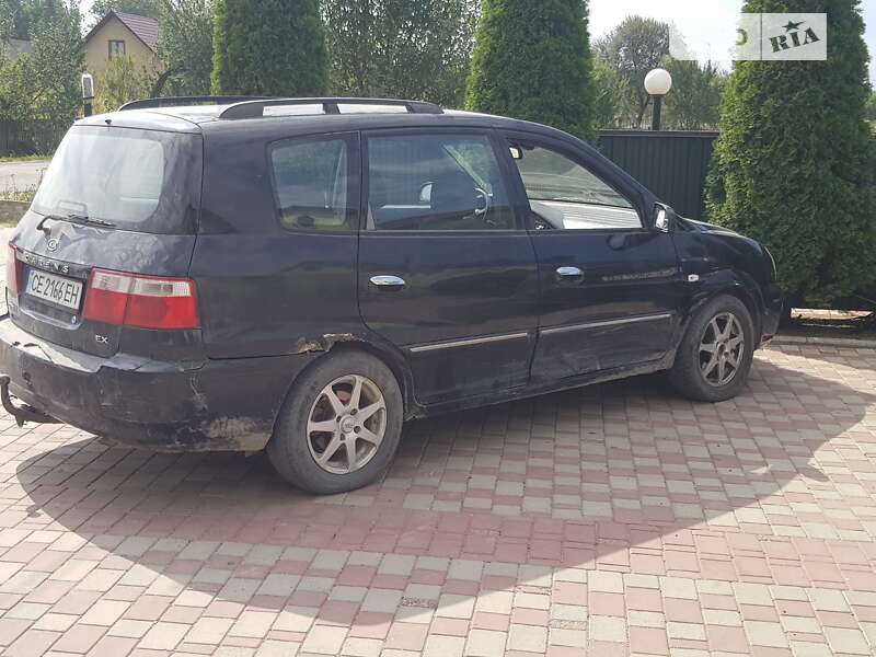 2002 kia carens