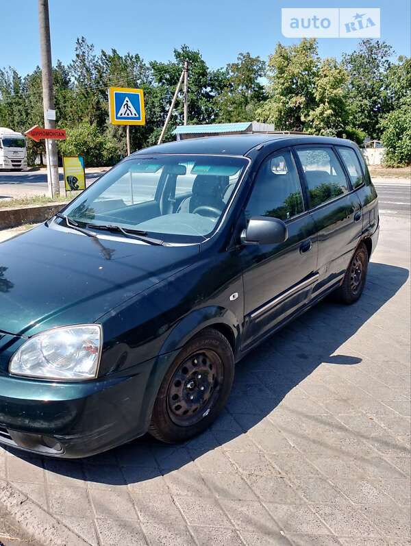 2005 kia carens