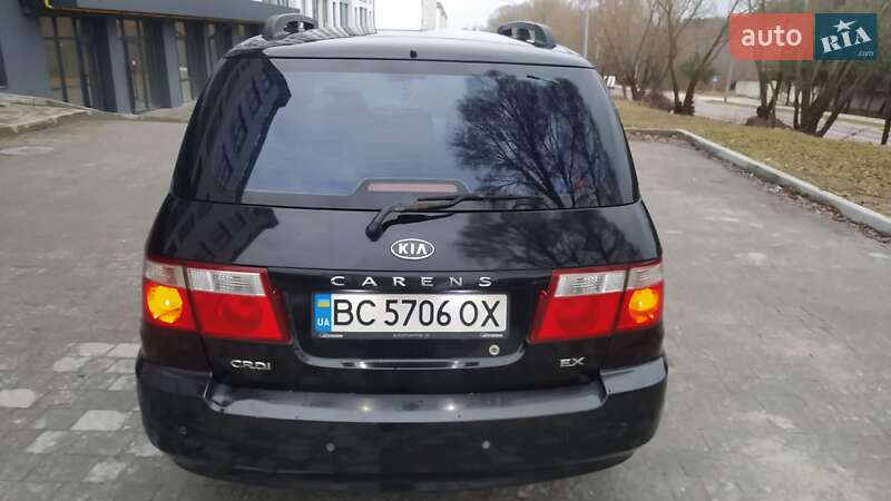2005 kia carens